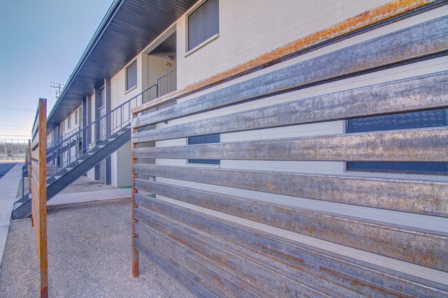 Foto del edificio - 819 N Revere