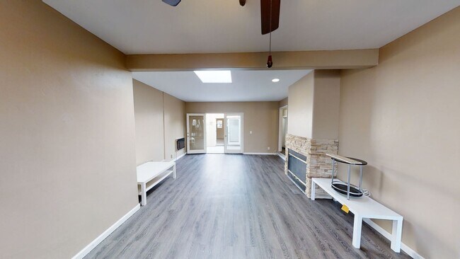 Foto del edificio - 6BD/3BA on Dorothy Dr!!