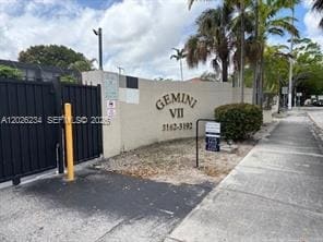 Foto del edificio - 3190 Bird Ave