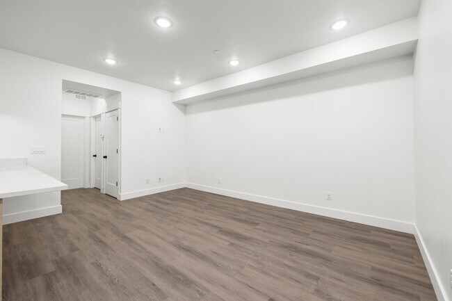 Foto del edificio - 51 N 100 W