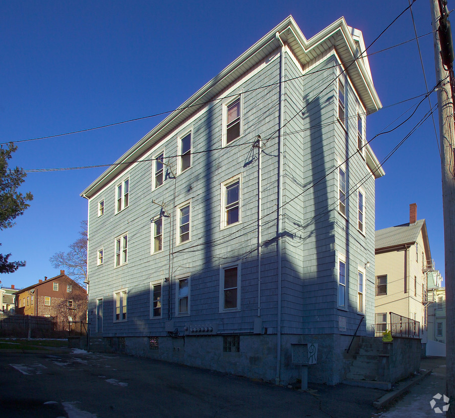 Primary Photo - 88-94 Seabury St