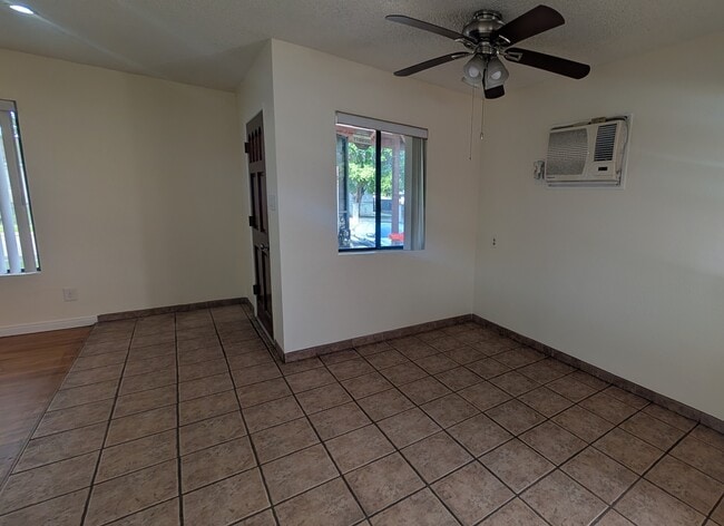 Building Photo - 1618 S Meeker Ave