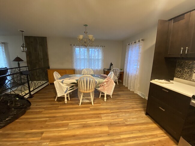 Foto del edificio - 489 Cedar River Rd