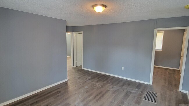 Foto del edificio - 41 Hiland Pl