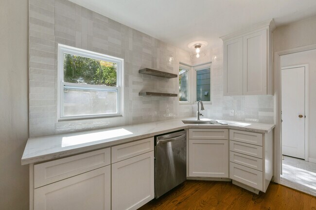 Foto del edificio - 925 Hawthorn Dr