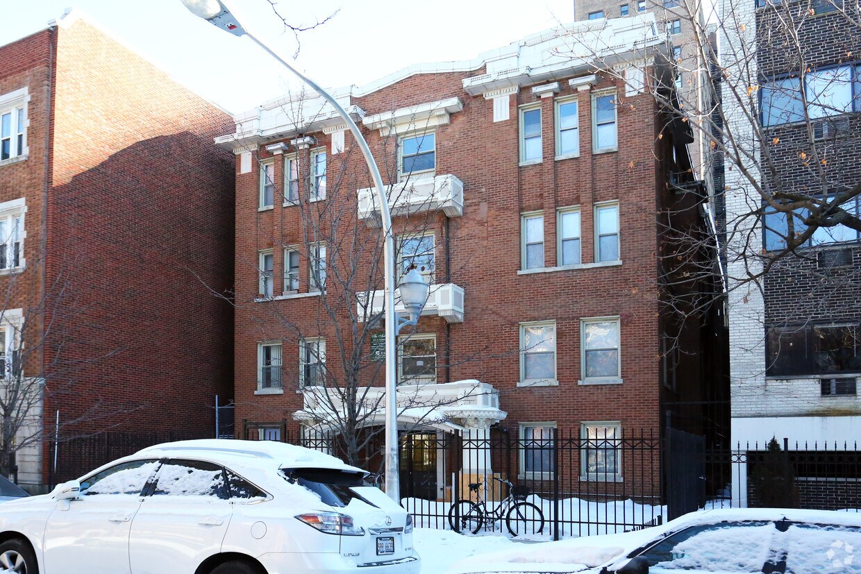 Building Photo - 5511 N Kenmore Apartments