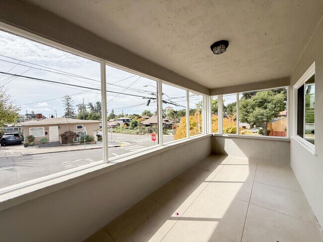 Foto del edificio - Renovated Single Family Home in Maxwell Park.