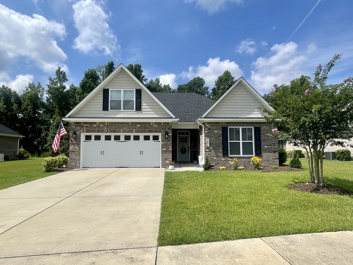 Primary Photo - 186 Emberwood Dr
