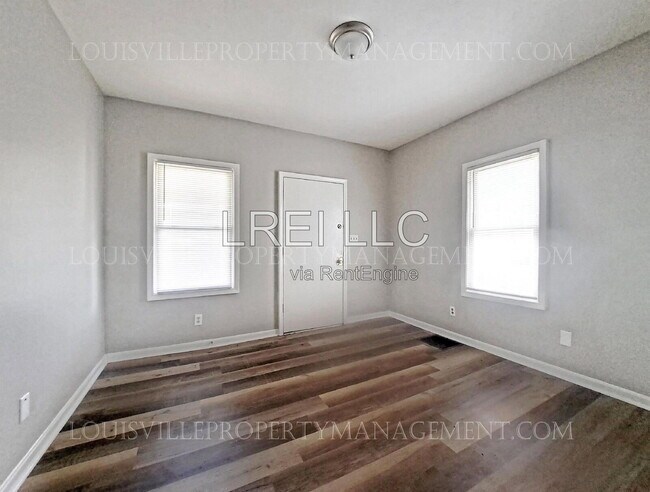 Building Photo - 2215 7th Street Rd