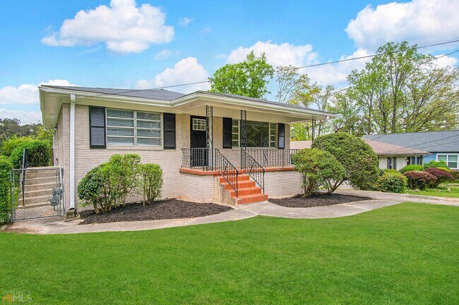 Foto del edificio - 128 Sewanee Ave NW