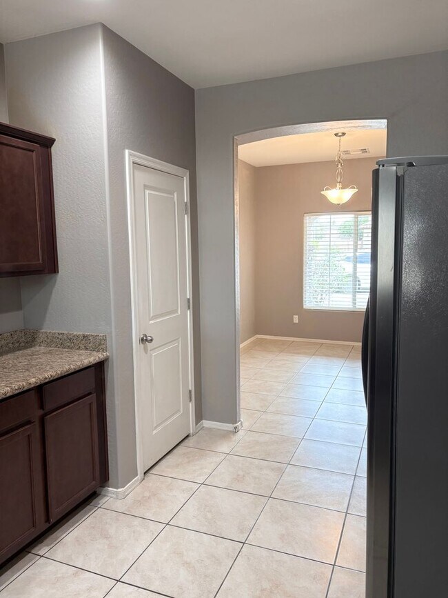 Foto del edificio - 7242 N 77th Dr