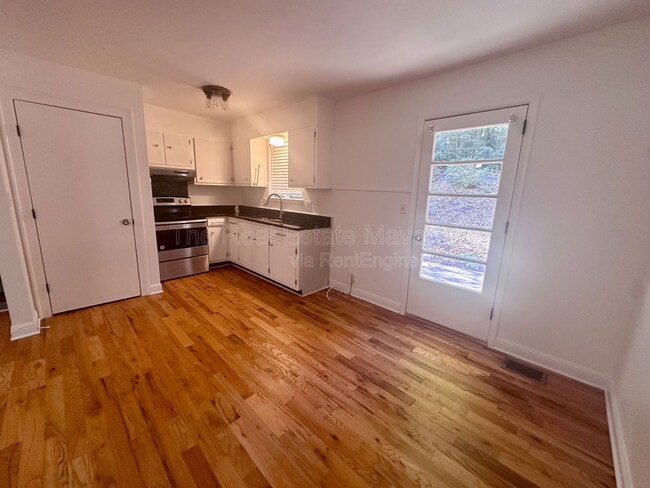 Foto del edificio - 1763 Whiteoak Rd