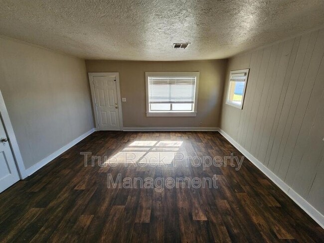 Building Photo - 916 Arlington St