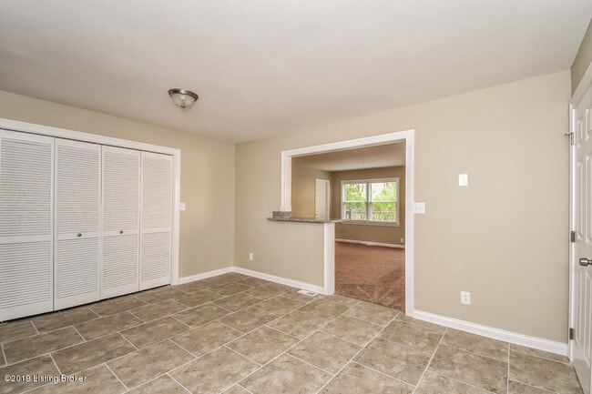 Foto del edificio - 8623 Wooded Glen Rd