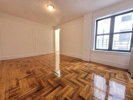 Foto principal - 2 bedroom in BRONX NY 10467