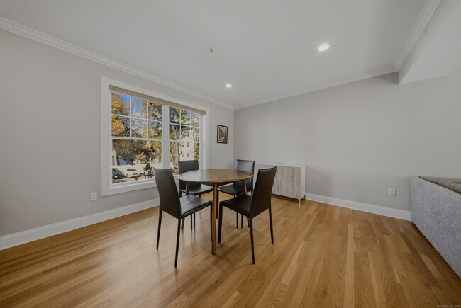 Foto del edificio - 1707 Summer St