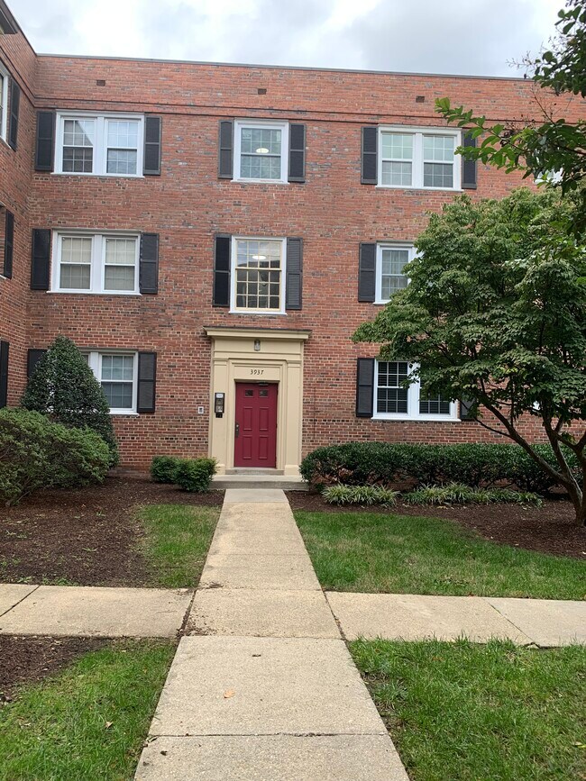 Front View - 3937 Pennsylvania Ave SE