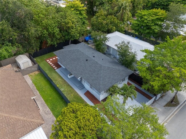 Building Photo - 173 NW 56th St