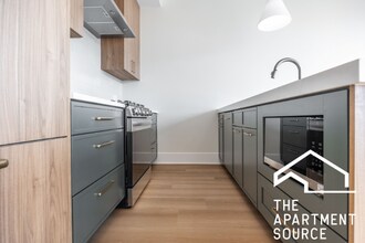 Building Photo - 1620 W Grand Ave