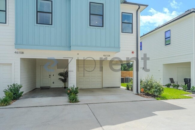 Building Photo - Unit A