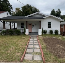 Building Photo - 620 Dunbar St