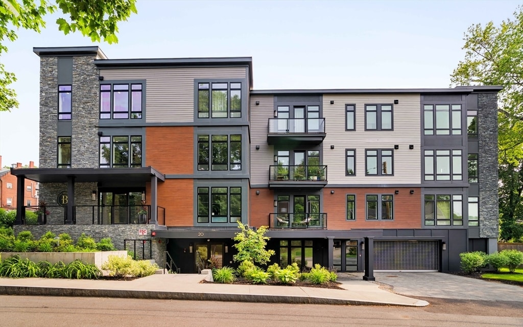 Primary Photo - 20 Kinmonth Rd