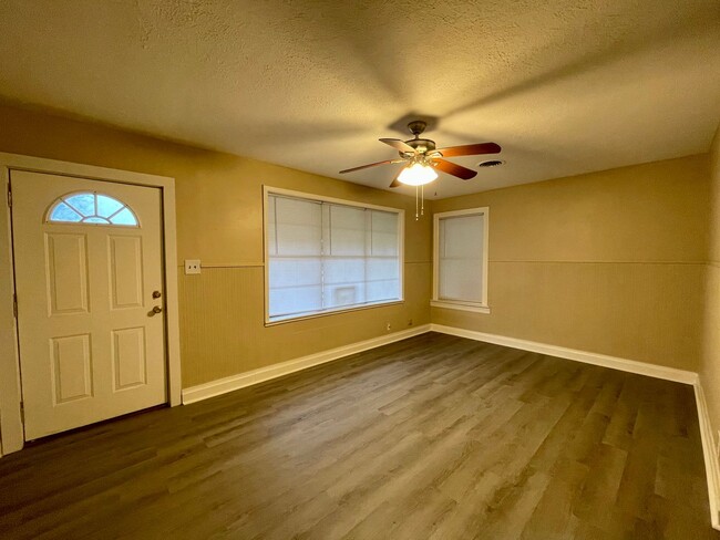 Foto del edificio - 5267 Sunset Ave