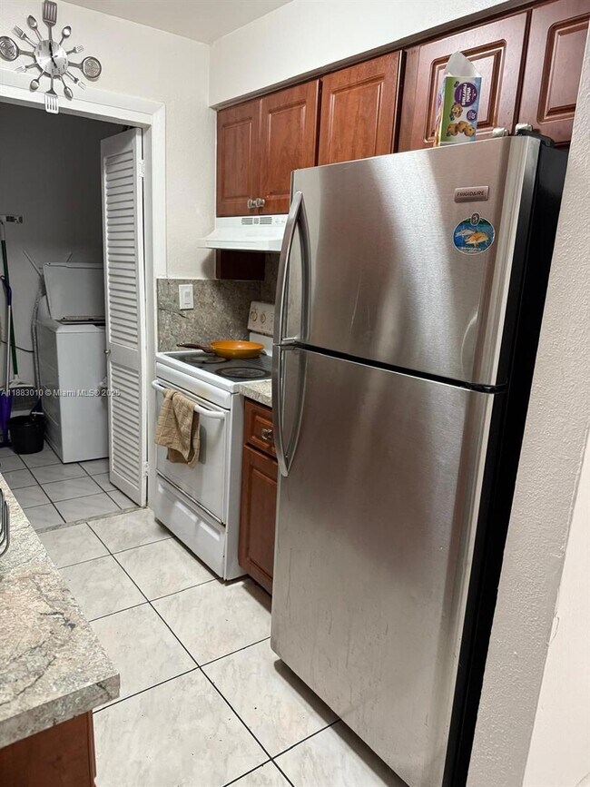 Foto del edificio - 824 SW 12th Ct