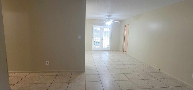 Foto del edificio - 8812 Pembroke Ct N