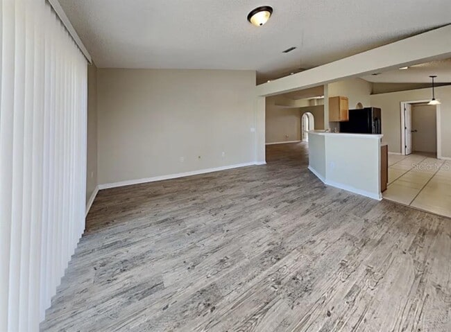 Foto del edificio - 15955 Wilkinson Dr