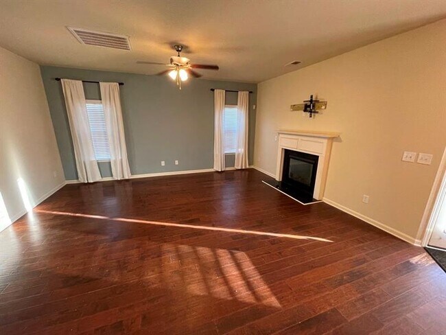 Building Photo - 5715 Bucknell Trace
