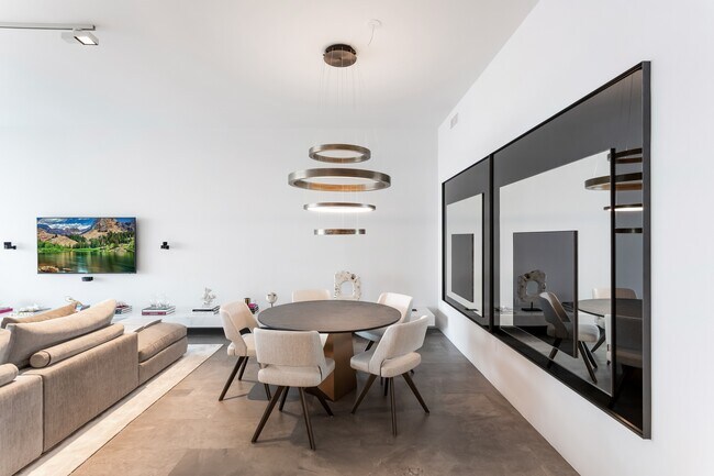 Building Photo - 17475 Collins Ave