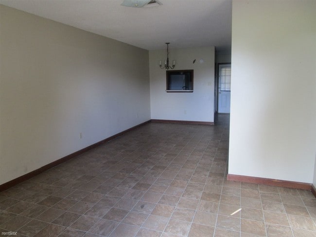 Building Photo - 2 br, 1 bath Townhome - 402 Loire Ave Apt B