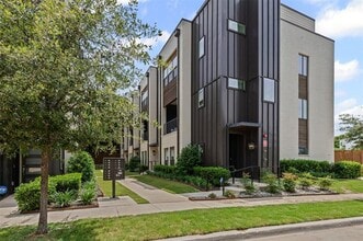 Building Photo - 2741 Merrimac St