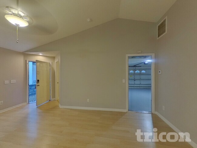 Foto del edificio - 723 Cape Cod Cir