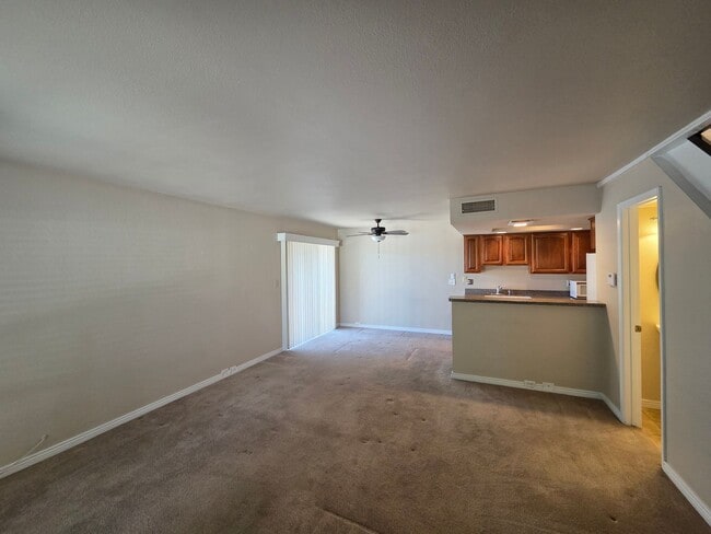 Building Photo - Phoenix 2 Bed/1.5 Bath