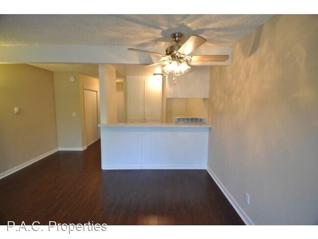 Building Photo - Studio, 1 bath Apartment - 7350 Kester Ave...