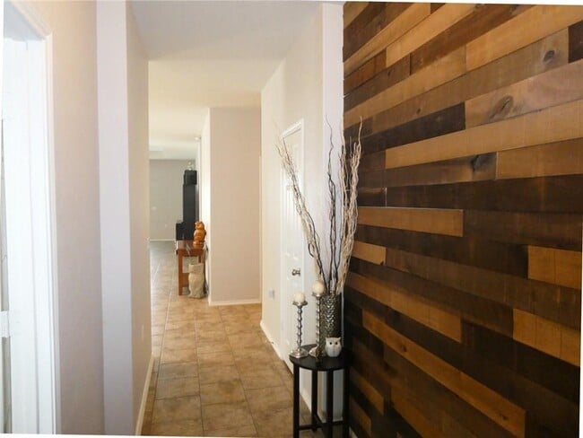 Building Photo - 6920 Longford Trail