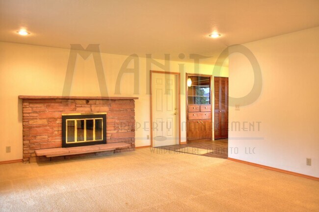 Building Photo - E Dean Avenue Duplex