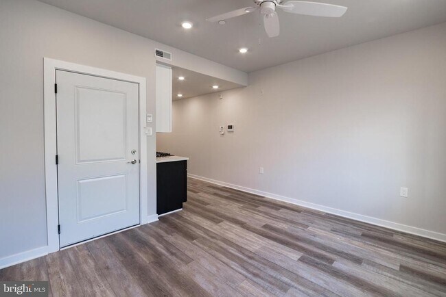 Building Photo - 644 N 38th St