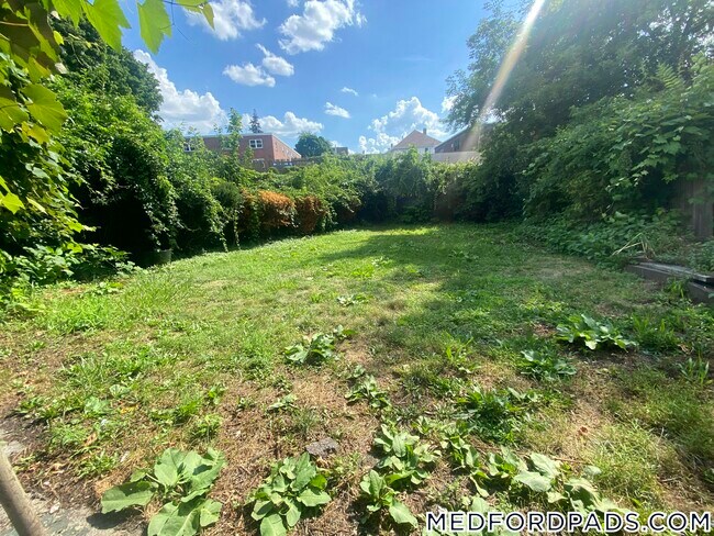 Foto del edificio - 569 Main St