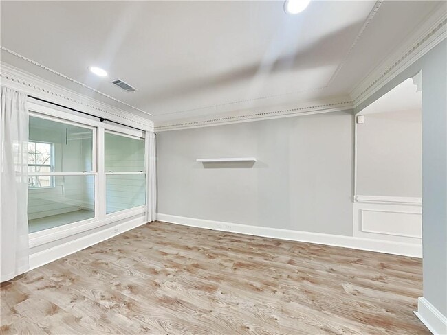 Building Photo - 325 Towergate Pl