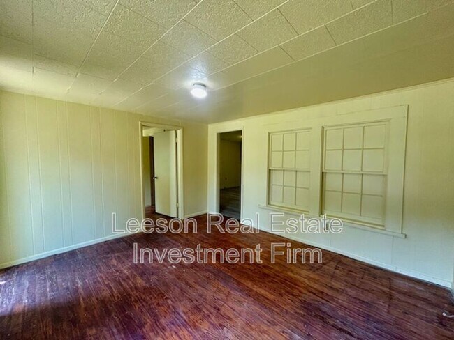 Foto del edificio - 2520 Merwin St