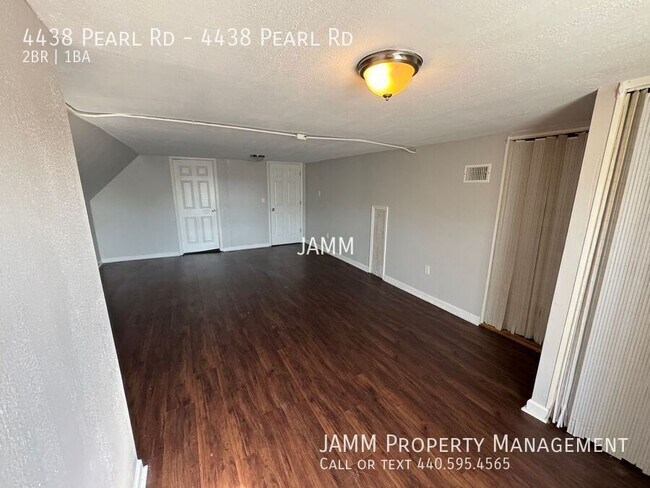 Foto del edificio - 4438 Pearl Rd
