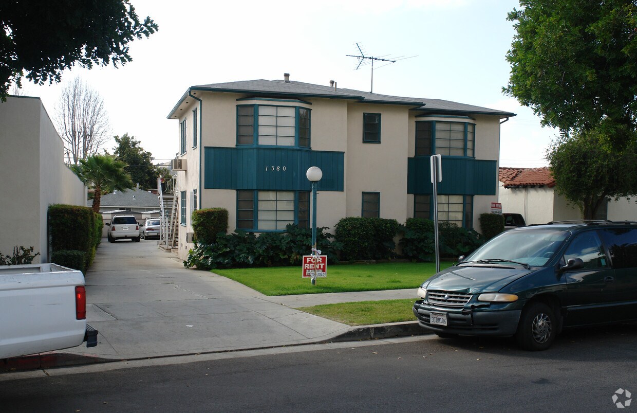 Foto principal - 1380 E Maple St