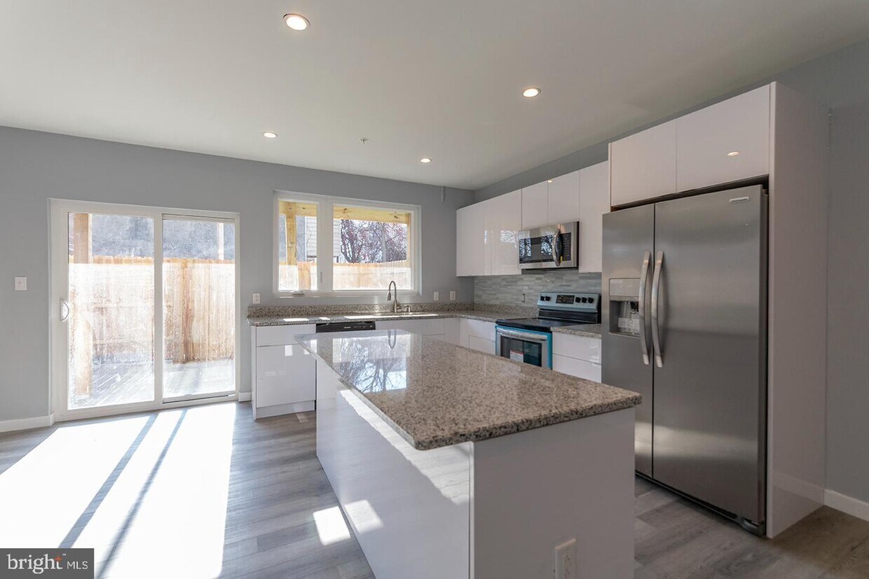 808 W Norris St Unit B, Philadelphia, PA 19122 Apartment for Rent in