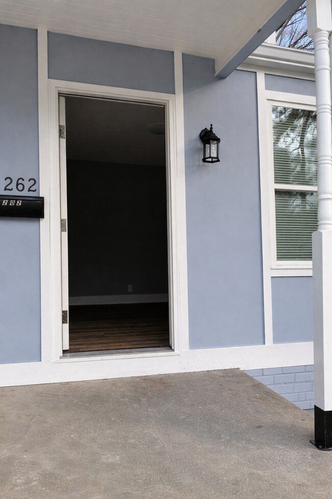 Building Photo - 260 Ryals Ave