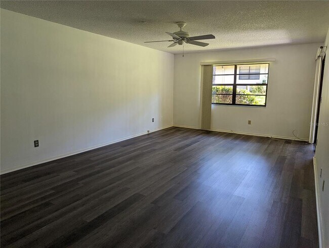 Foto del edificio - 4023 Bluff Oak Ct