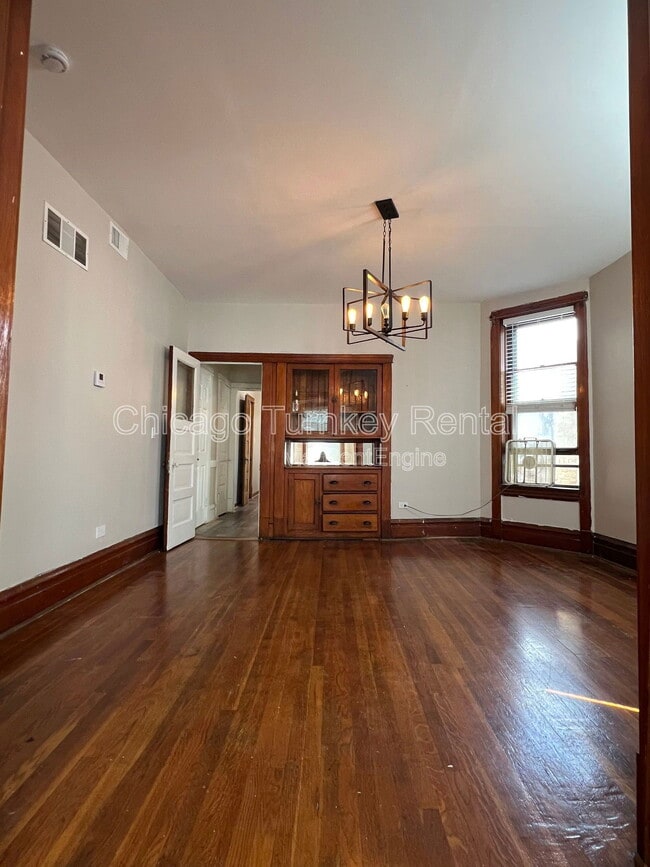 Building Photo - 2320 W 23rd St
