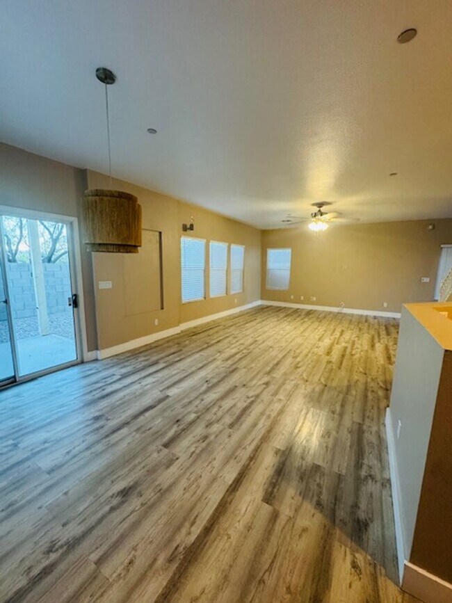 Building Photo - Resort-Style Living in Northwest Tucson- 3 Bedroom/ 3 Bathroom 2-Story House with garage!